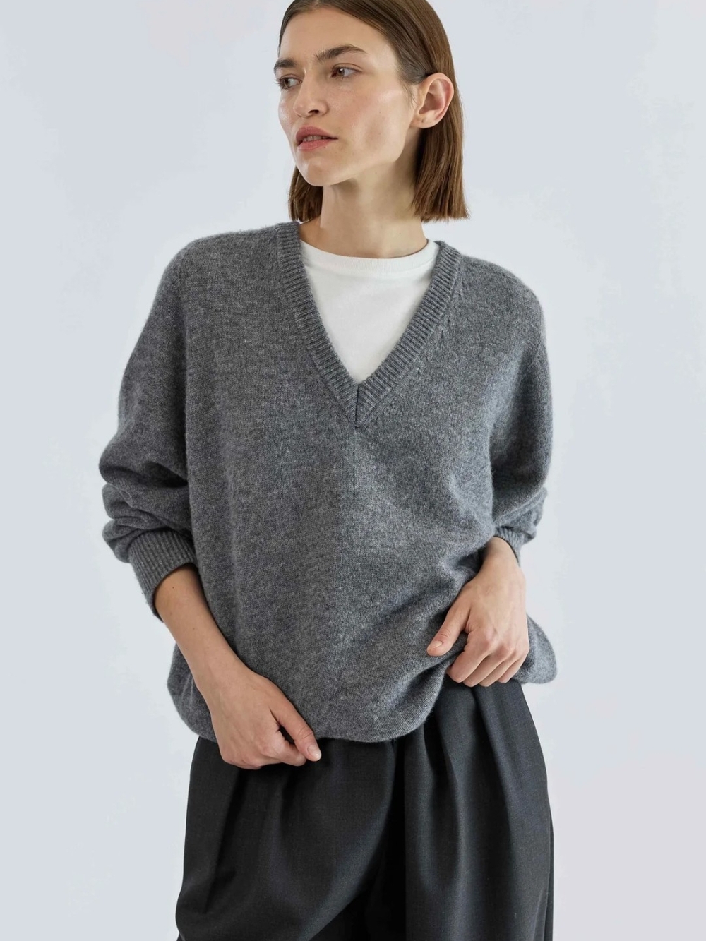 Almina Concept Wool V-neck Sweater - Picture 4 of 8
